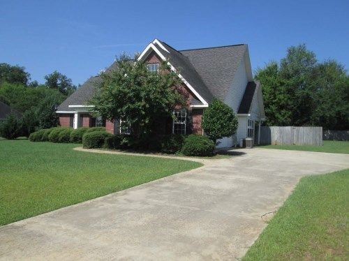 107 Mallards Landing Dr, Kathleen, GA 31047