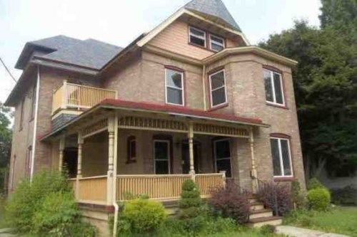 52 Pine St, Oxford, PA 19363