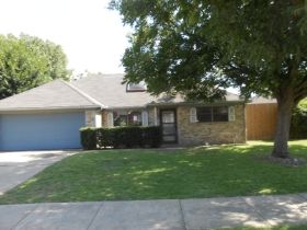 7406 Ryan Rd, Rowlett, TX 75089