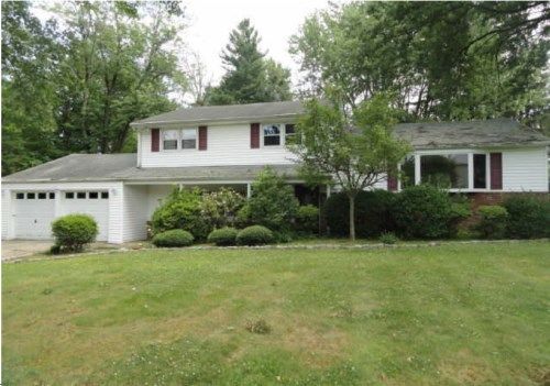 1121 Roeloffs Rd, Morrisville, PA 19067