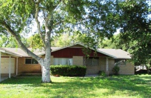 917 Ross Avenue, Alice, TX 78332