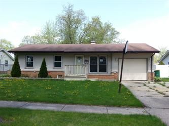 210 Greenbriar St, Elk Grove Village, IL 60007