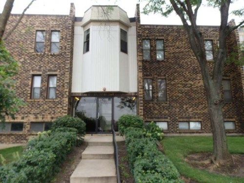 2222 Country Club Dr. Unit#4, Woodridge, IL 60517