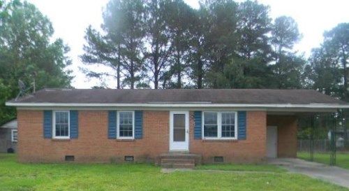 702 North Englewood Drive, Kenly, NC 27542