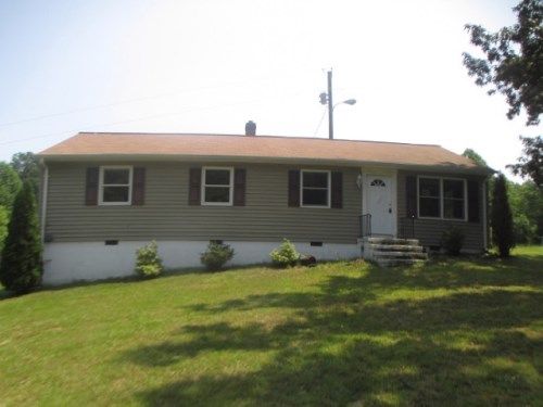 979 Bestland Rd, Dunnsville, VA 22454