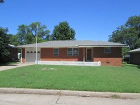 3824 Nebraska St, Bartlesville, OK 74006