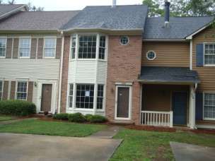 208 Woodburn Club Ln, Spartanburg, SC 29302