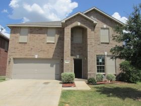 8840 Noontide Dr, Fort Worth, TX 76179