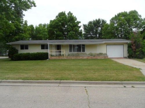 815 Center St, Prairie Du Sac, WI 53578