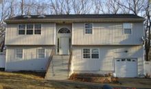 1 Ruby Ln Lake Grove, NY 11755