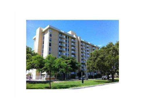 2020 NE 135 ST # 206, Miami, FL 33181