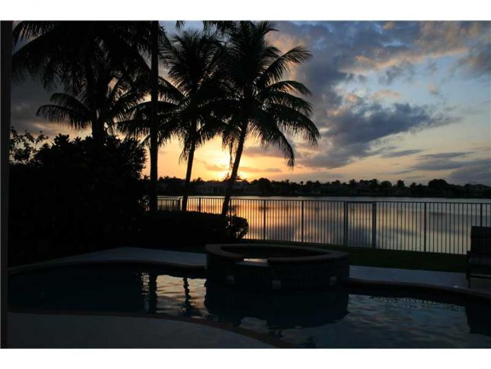 697 LAKE BL, Fort Lauderdale, FL 33326