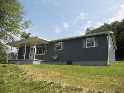 32 Rock Run Rd, Saint Marys, WV 26170