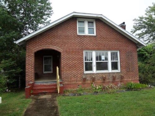 1408 E Unaka Ave, Johnson City, TN 37601