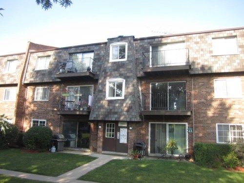 9365 Bay Colony Dr Apt 2s, Des Plaines, IL 60016