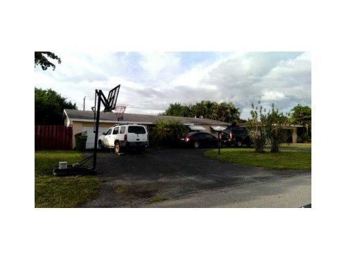 7041 SW 13TH ST, Hollywood, FL 33023