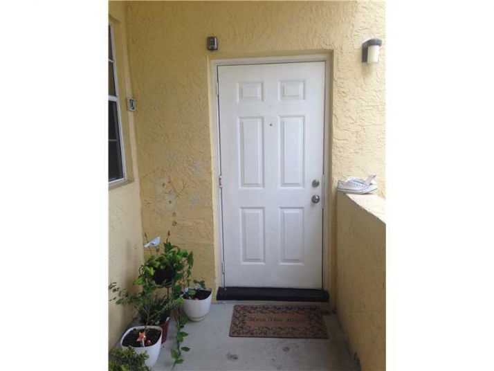 1701 NW 96 TE # 1D, Hollywood, FL 33024