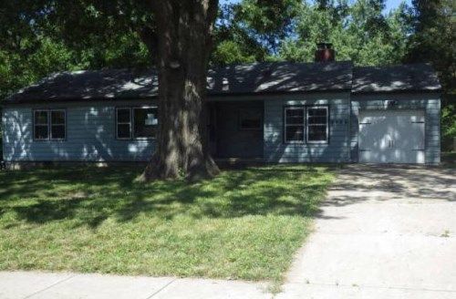 8406 W 86th Street, Overland Park, KS 66212