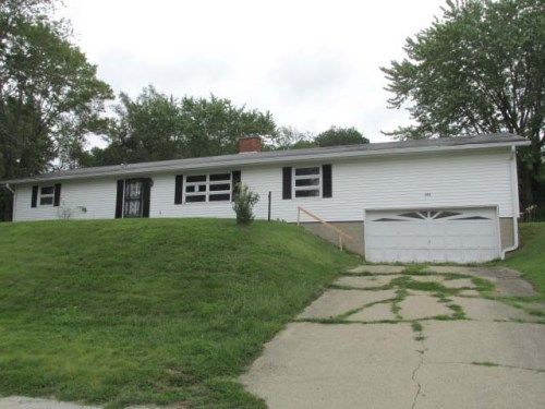 639 Hillside Dr, Martinsville, IN 46151