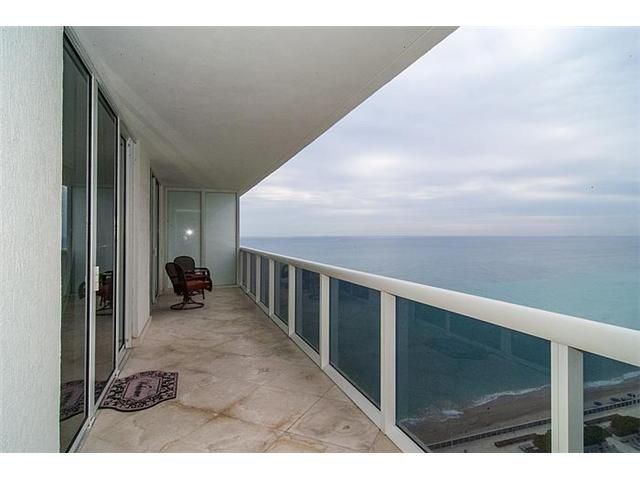 1830 S OCEAN DR # 2004, Hallandale, FL 33009