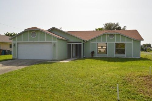 102 SE 13th Place, Cape Coral, FL 33990