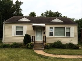 7416 Balfour Dr, Saint Louis, MO 63133