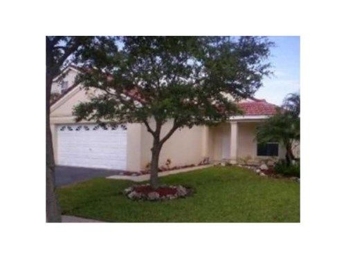 685 FALLING WATER RD, Fort Lauderdale, FL 33326