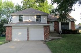 14004 S Raintree Dr, Olathe, KS 66062