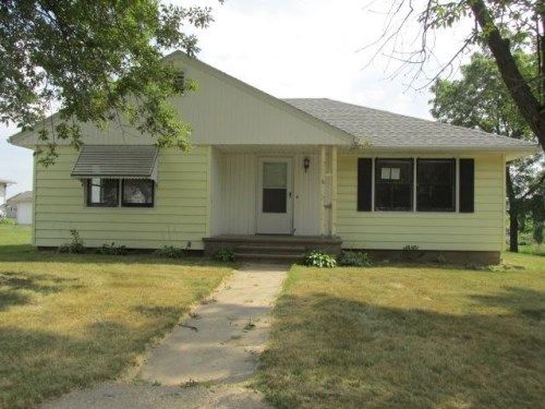 402 Grant Ave, Lowden, IA 52255