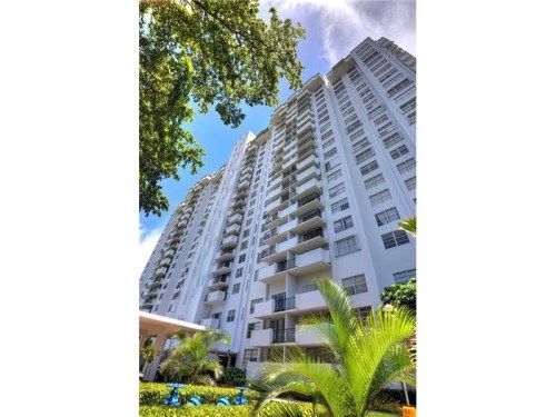 2780 NE 183 ST # 203, North Miami Beach, FL 33160