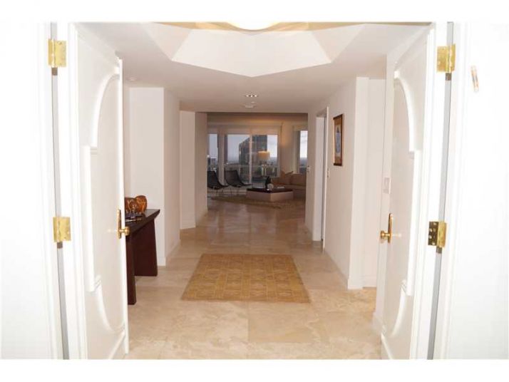 2600 ISLAND BL # 1501, North Miami Beach, FL 33160