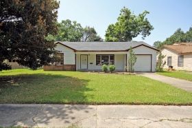 1311 Jefferson St, Baytown, TX 77520