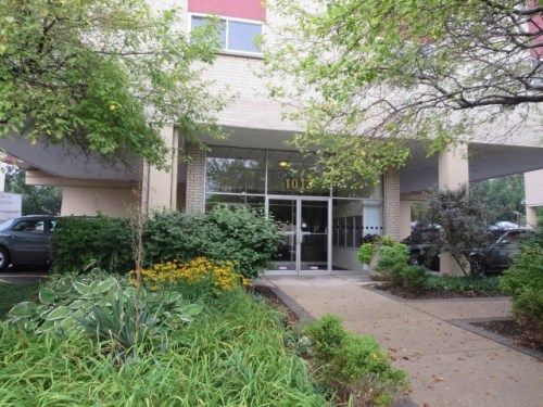 1013 Des Plaines Ave Apt 101, Forest Park, IL 60130