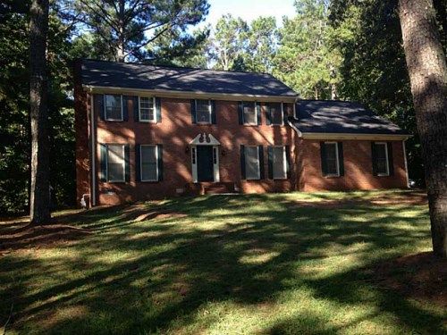 185 Essex Circle, Fayetteville, GA 30215