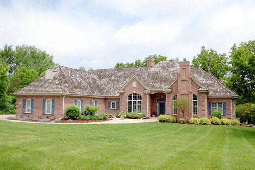 W303N1646 Arbor Dr, Delafield, WI 53018