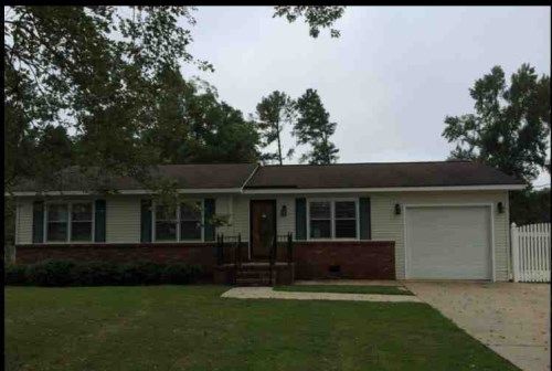 3915 Crest Lake Dr, Gadsden, AL 35907