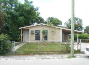 1321 W 25th St, West Palm Beach, FL 33404