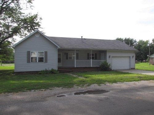 248 S Railroad St, Greenview, IL 62642