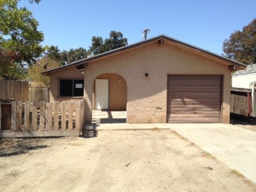 1726 Easy Street, Hanford, CA 93230