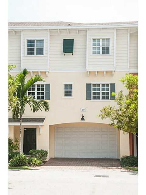 228 SW 6 CT # 228, Pompano Beach, FL 33060