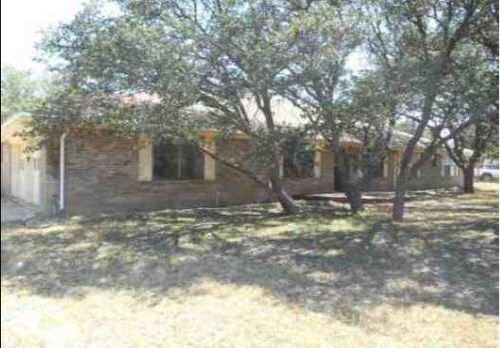 1100 Lawler Ln, Brady, TX 76825