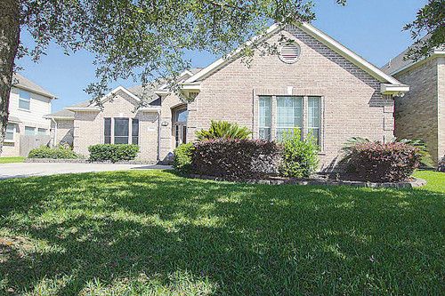 2447 SULLIVAN LN, Dickinson, TX 77539