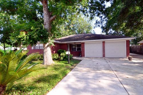 121 MOCKINGBIRD LN, Pasadena, TX 77502