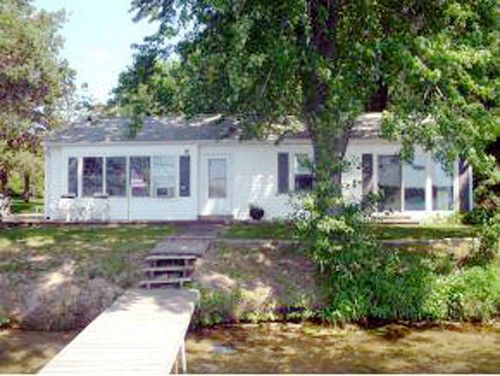 W6943 OAKWOOD DR, Wautoma, WI 54982