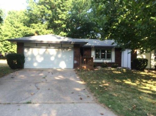 3001 W Hillcrest Ci, Springfield, MO 65807