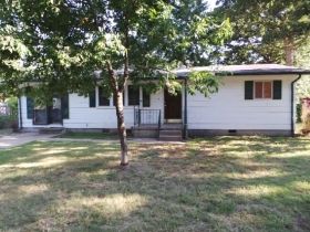 2120 E Yuma St, Joplin, MO 64801