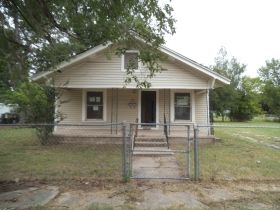 304 S 2nd St, Davis, OK 73030