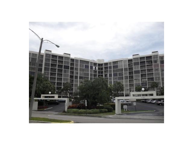 600 Parkview Dr # 1012, Hallandale, FL 33009