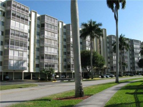 300 DIPLOMAT PW # 214, Hallandale, FL 33009