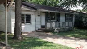 1035 W 7th St, West Plains, MO 65775